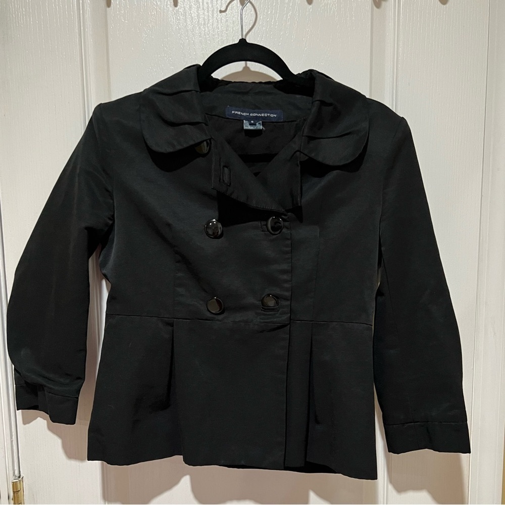 French Connection Woman’s 8 Black Cropped Jacket Double Breasted.